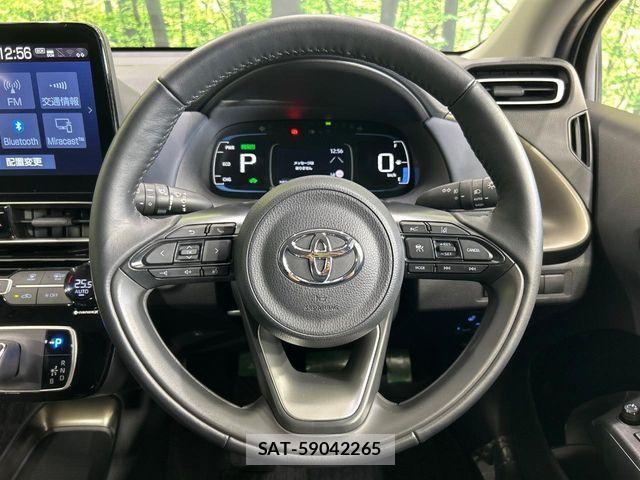 Toyota AQUA 2023-03 8878642-10