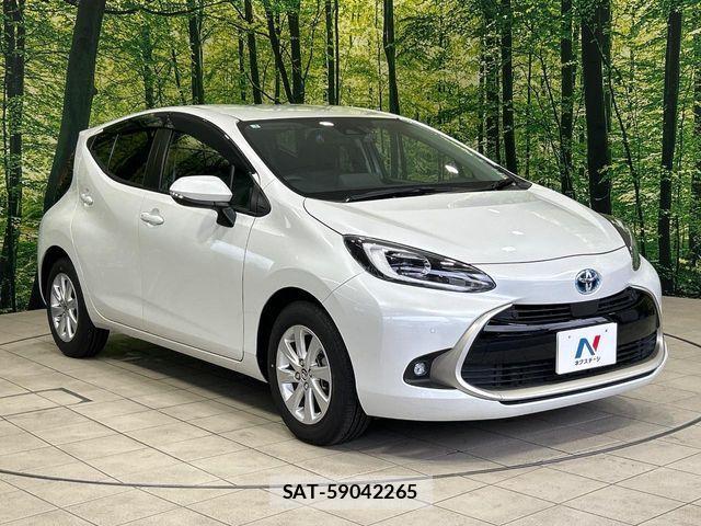 Toyota AQUA 2023-03 8878642-15