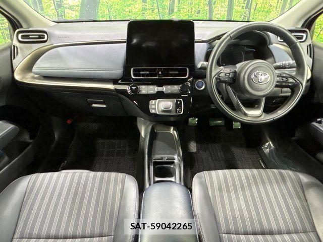 Toyota AQUA 2023-03 8878642-1