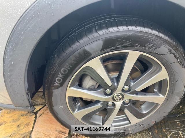 Toyota AQUA 2017-12 8878680-9