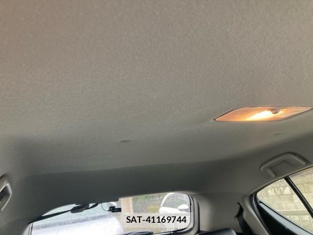 Toyota AQUA 2017-12 8878680-11