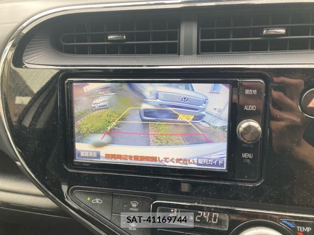 Toyota AQUA 2017-12 8878680-23
