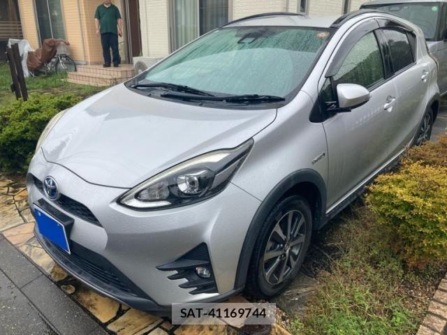Toyota AQUA 2017-12 8878680-3