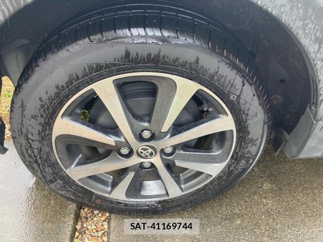 Toyota AQUA 2017-12 8878680-7