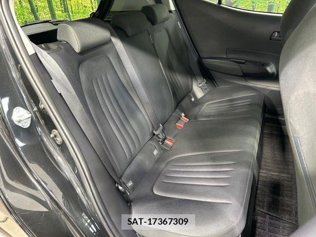 Toyota AQUA 2023-12 8878650-9