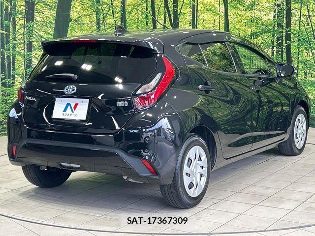 Toyota AQUA 2023-12 8878650-16