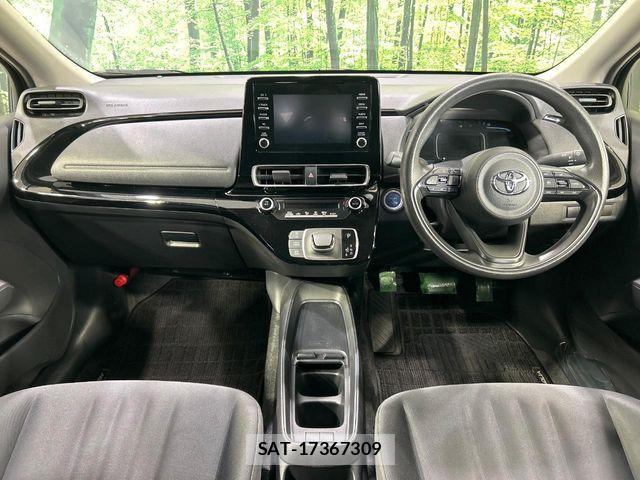 Toyota AQUA 2023-12 8878650-1