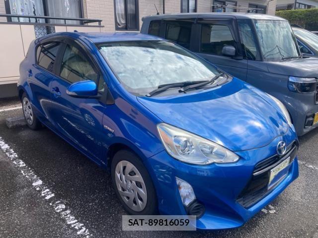 Toyota AQUA 2016-06 8878697-0