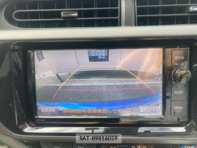 Toyota AQUA 2016-06 8878697-18