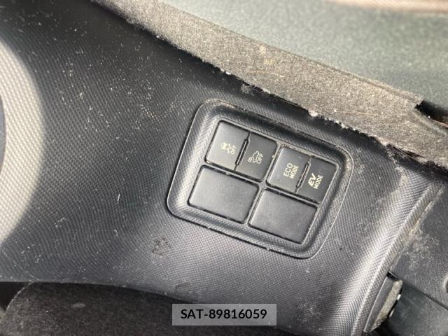 Toyota AQUA 2016-06 8878697-21