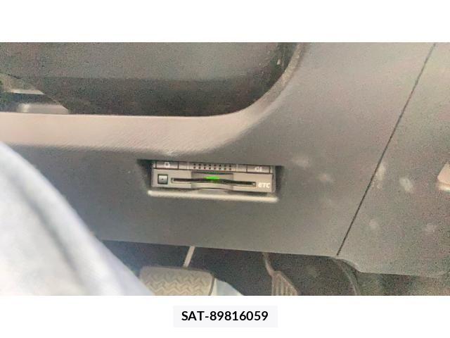 Toyota AQUA 2016-06 8878697-25