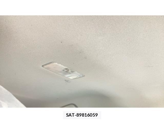 Toyota AQUA 2016-06 8878697-26