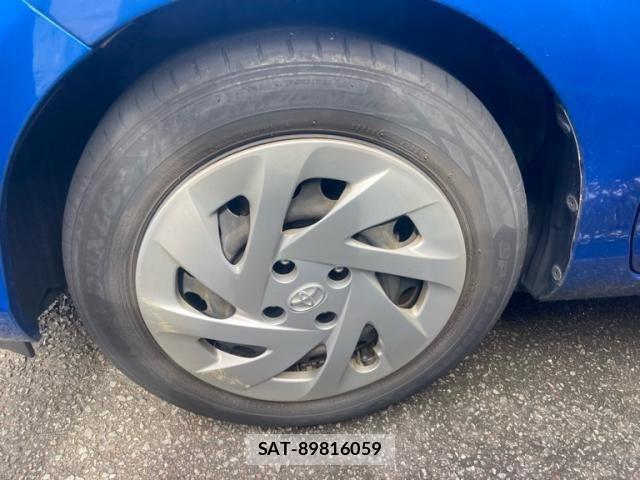 Toyota AQUA 2016-06 8878697-5