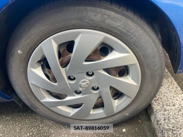Toyota AQUA 2016-06 8878697-6