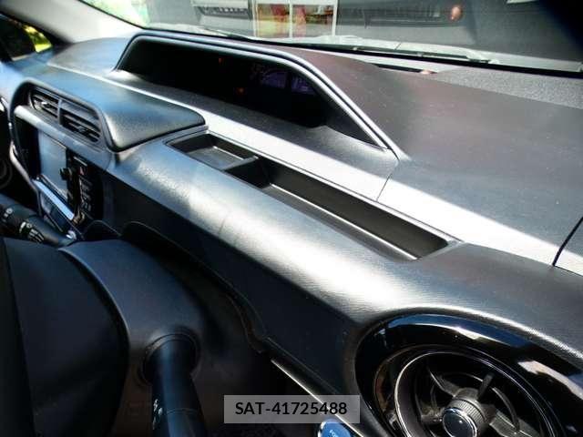 Toyota AQUA 2015-04 8878682-10