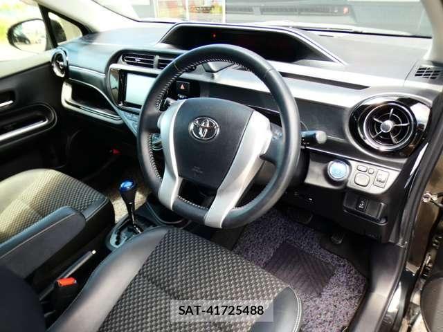 Toyota AQUA 2015-04 8878682-16