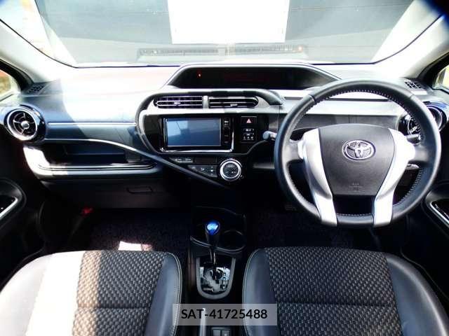 Toyota AQUA 2015-04 8878682-1