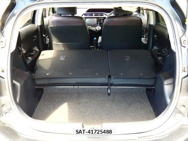 Toyota AQUA 2015-04 8878682-23