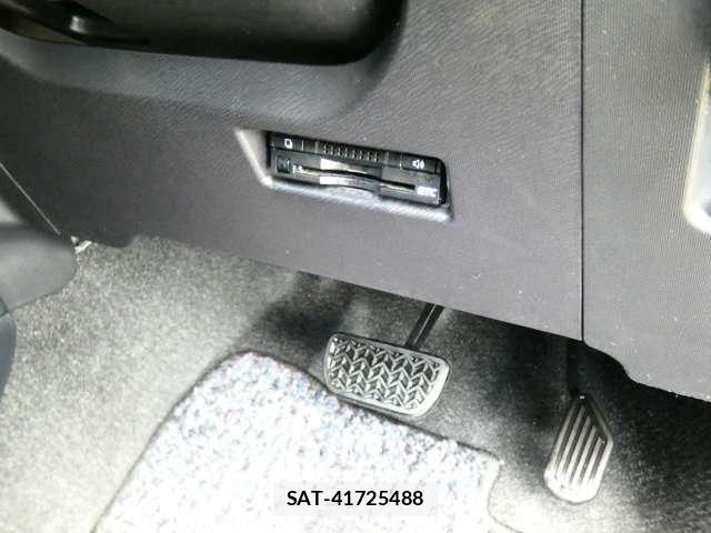 Toyota AQUA 2015-04 8878682-6