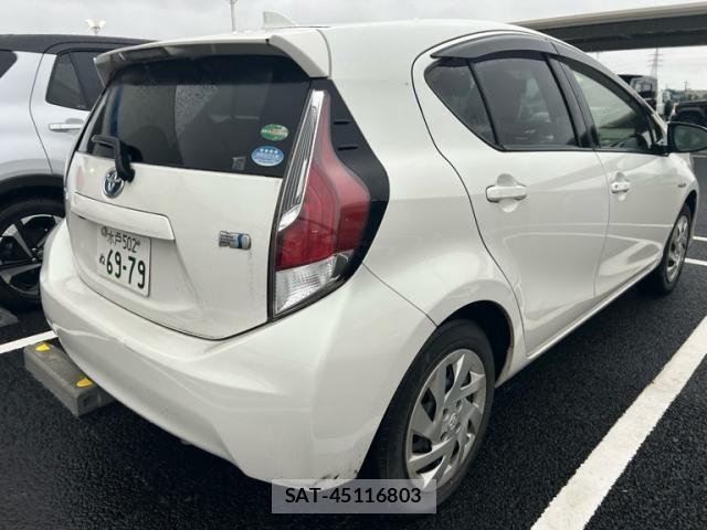 Toyota AQUA 2015-12 8878690-3