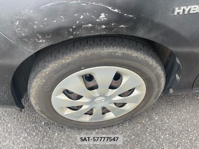 Toyota AQUA 2012-05 8878694-10
