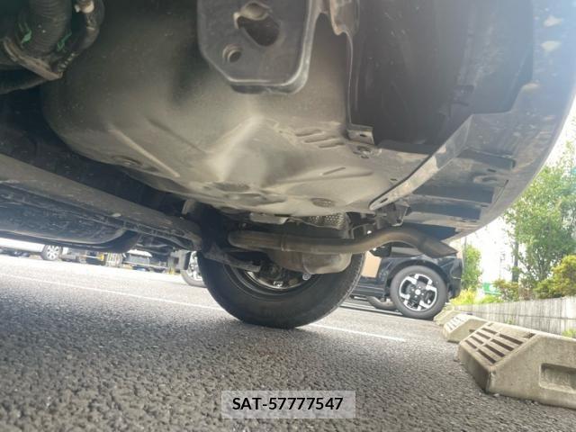 Toyota AQUA 2012-05 8878694-11