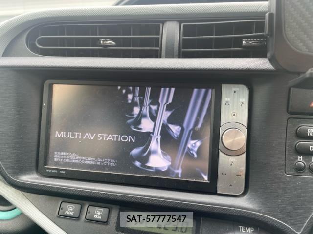 Toyota AQUA 2012-05 8878694-16