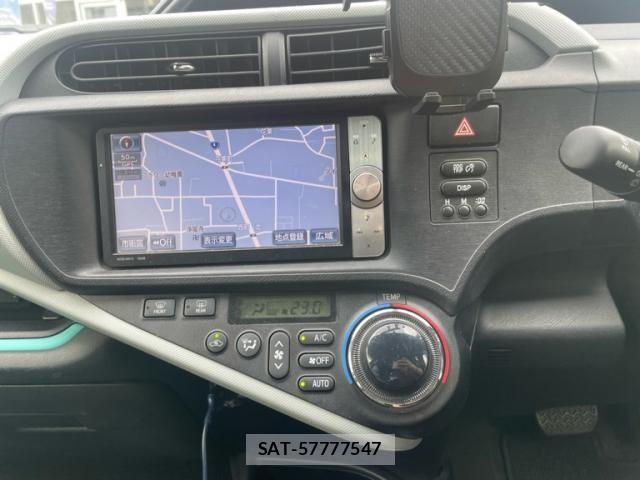 Toyota AQUA 2012-05 8878694-21