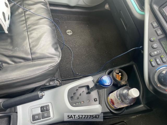 Toyota AQUA 2012-05 8878694-22