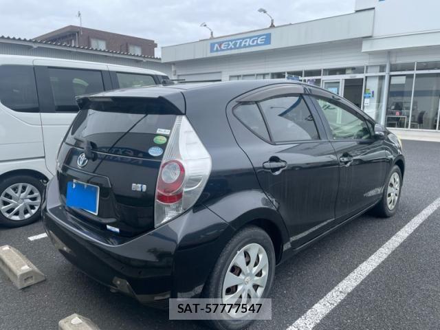 Toyota AQUA 2012-05 8878694-5