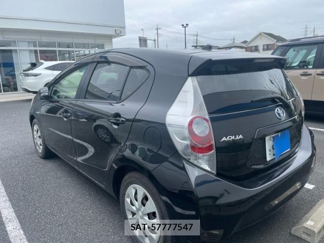 Toyota AQUA 2012-05 8878694-6