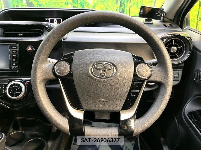 Toyota AQUA 2018-03 8878652-10