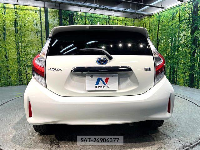 Toyota AQUA 2018-03 8878652-14