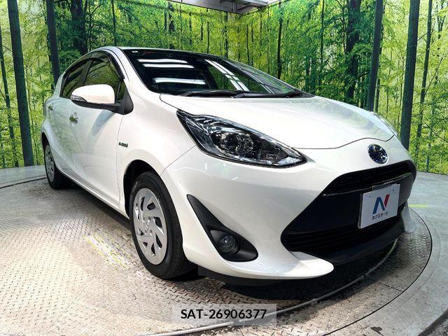 Toyota AQUA 2018-03 8878652-15