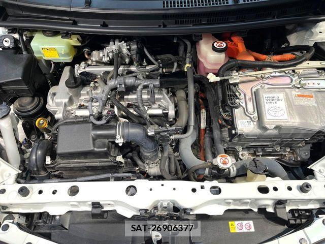 Toyota AQUA 2018-03 8878652-17