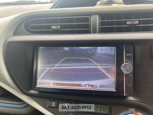 Toyota AQUA 2013-08 8878695-20