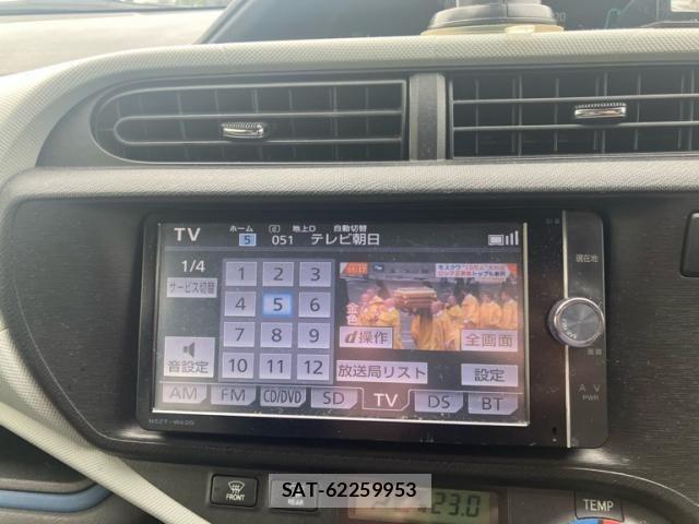 Toyota AQUA 2013-08 8878695-22