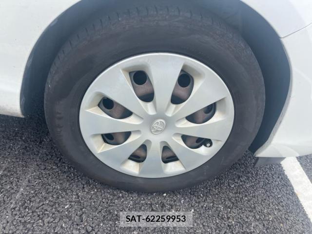 Toyota AQUA 2013-08 8878695-4