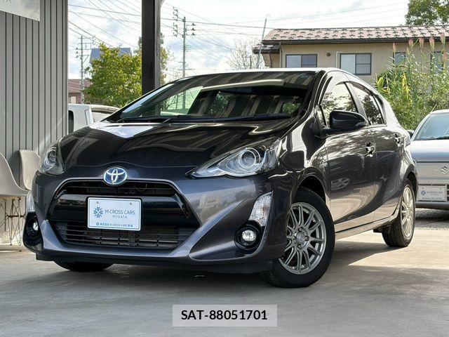 Toyota AQUA 2015-08 8878686-0