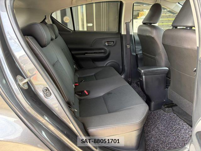 Toyota AQUA 2015-08 8878686-11