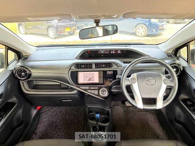 Toyota AQUA 2015-08 8878686-14