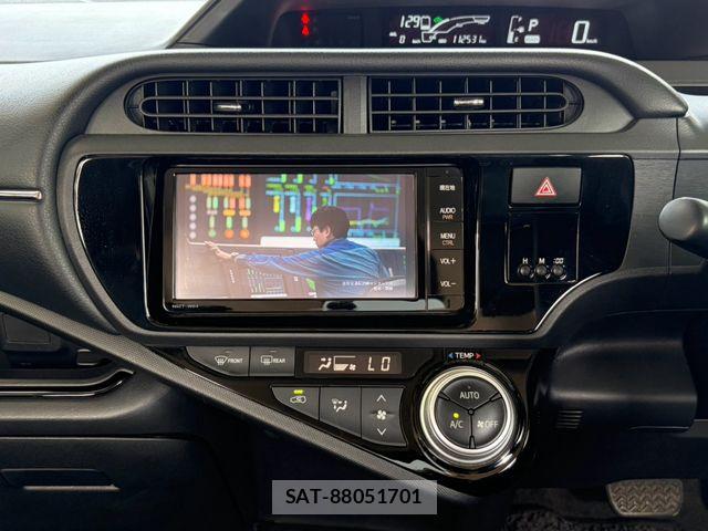 Toyota AQUA 2015-08 8878686-17