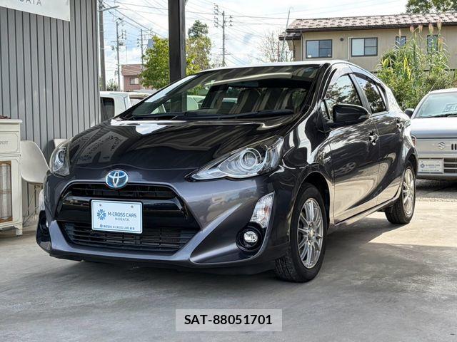 Toyota AQUA 2015-08 8878686-2