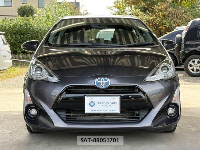 Toyota AQUA 2015-08 8878686-5