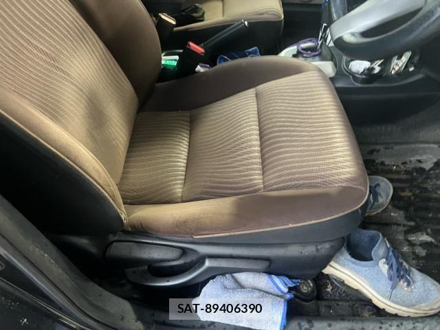 Toyota AQUA 2012-01 8878701-16