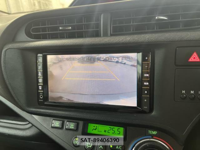 Toyota AQUA 2012-01 8878701-18