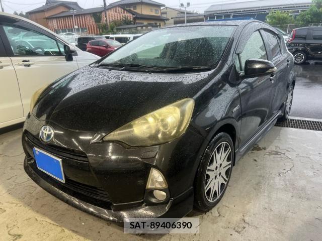 Toyota AQUA 2012-01 8878701-1
