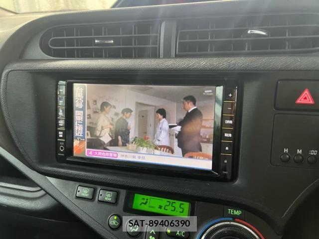 Toyota AQUA 2012-01 8878701-19