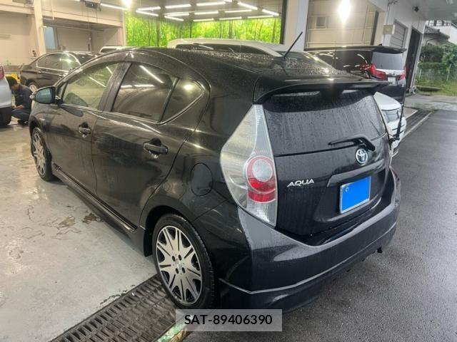 Toyota AQUA 2012-01 8878701-3