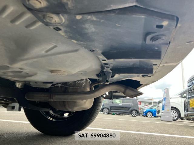 Toyota AQUA 2018-08 8878684-9